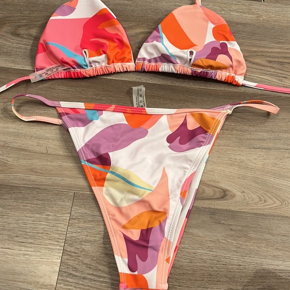 Two piece bikini swimsuit size large - Picture 5 of 5